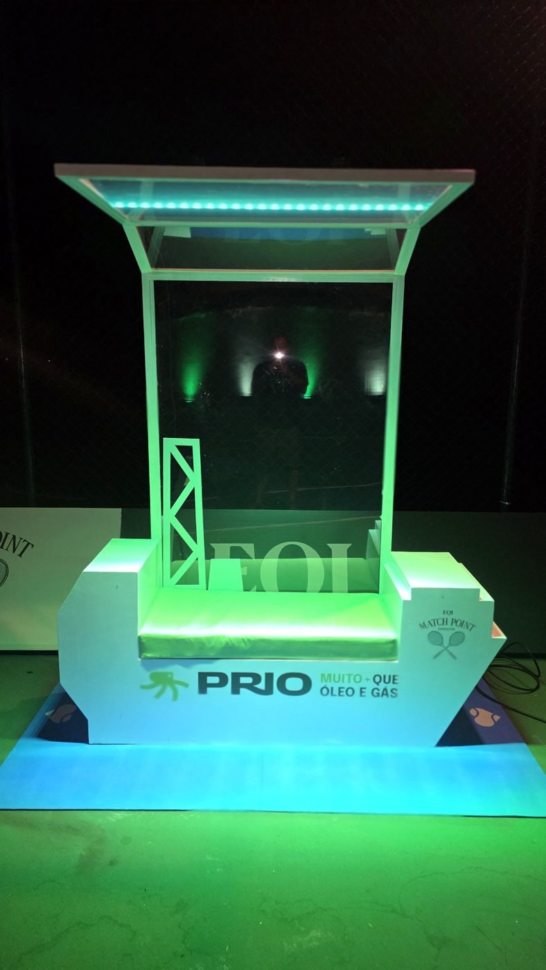 Estrutura iluminada do evento corporativo da EQI Investimentos no Joá, Rio de Janeiro