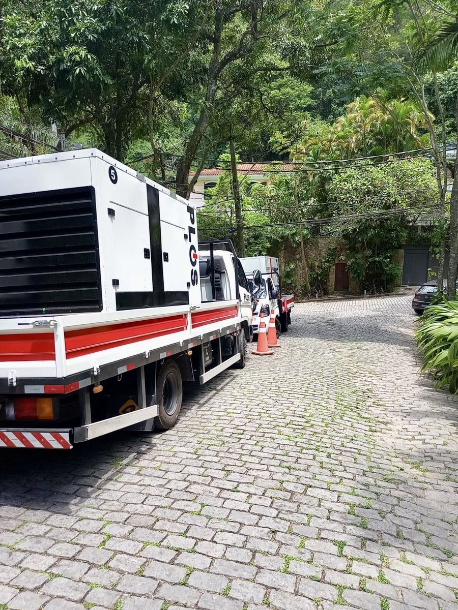 Gerador de 150 kVA da Plus Geradores sobre caminhão em evento no Rio de Janeiro